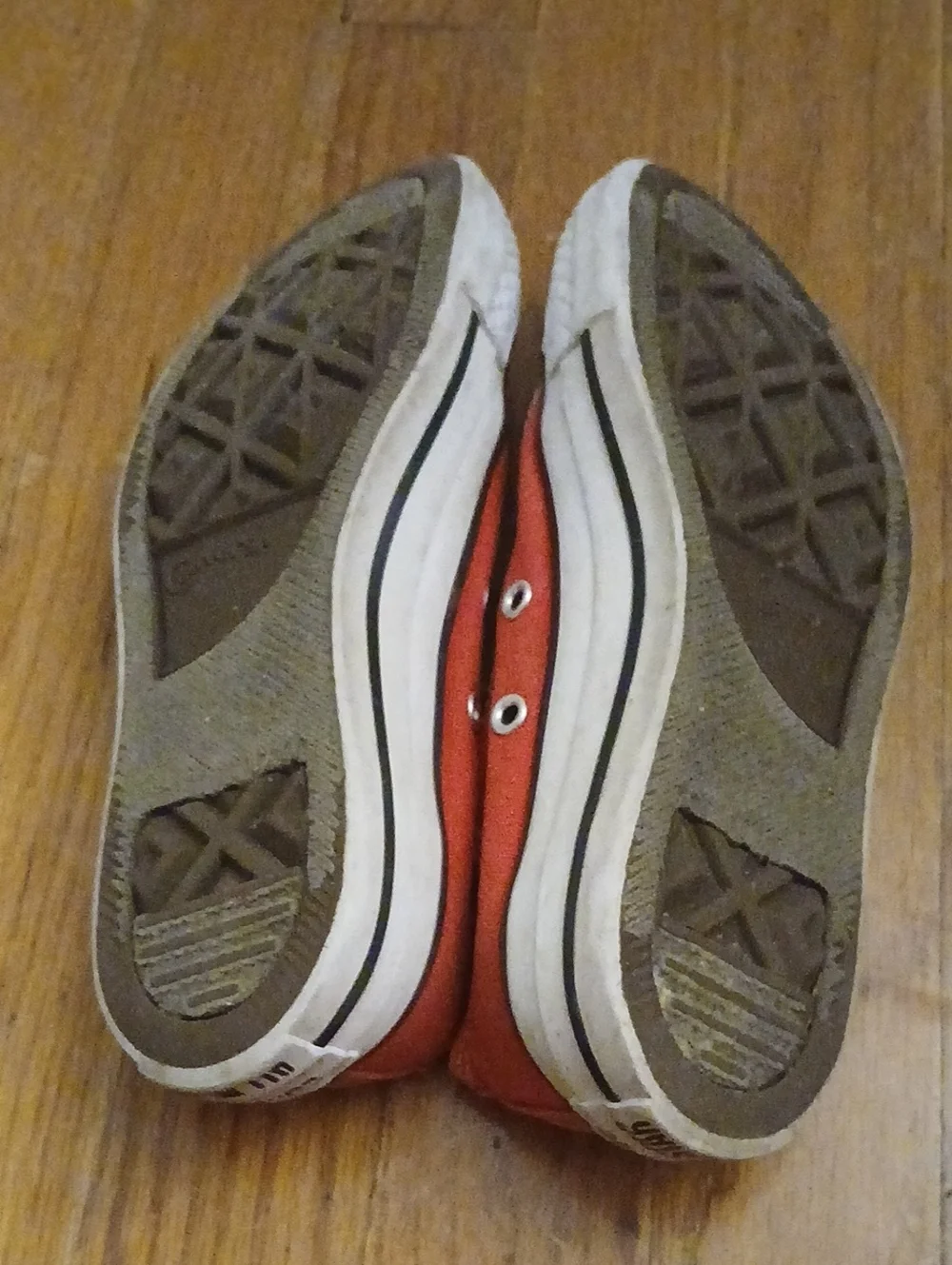 Boy Size 3 Girls Size 5 Red Low Top Canvas Converse.